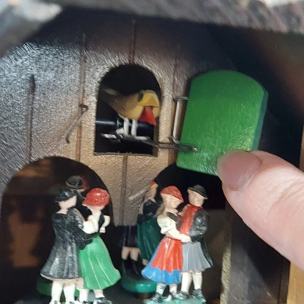 Vintage German Cuckoo Clock Swiss Musical Movement Cuendet Dancing Figures 10/22